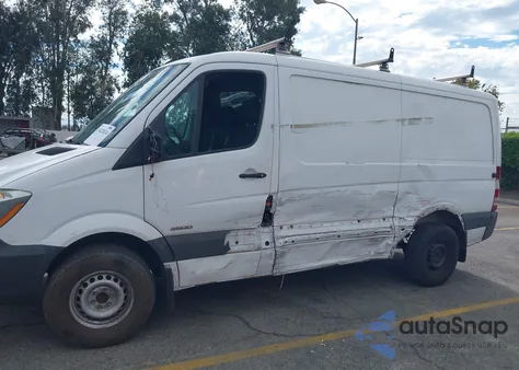 2014 Mercedes-Benz Sprinter 2500 Normal Roof из США, поврежденный, VIN WD3PE7DC7E5923786